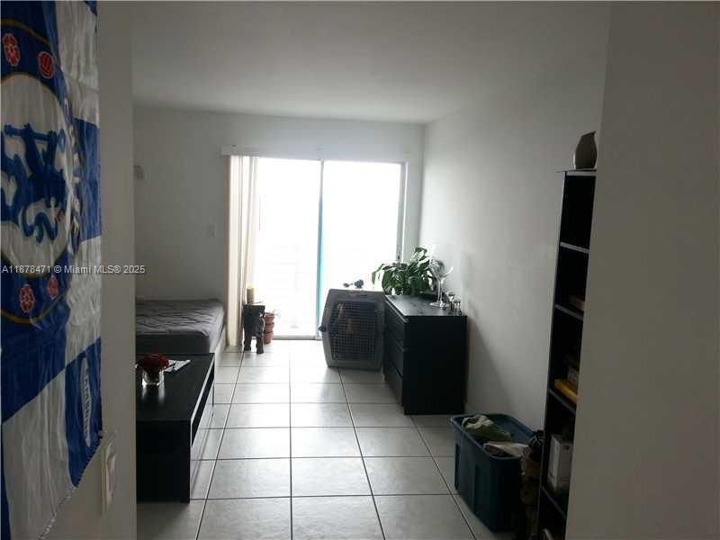 待售: $220,000 (0 贝兹, 1 浴室, 370 平方英尺)