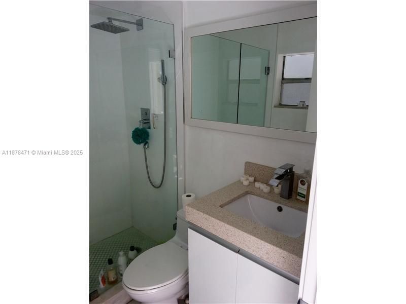 待售: $220,000 (0 贝兹, 1 浴室, 370 平方英尺)