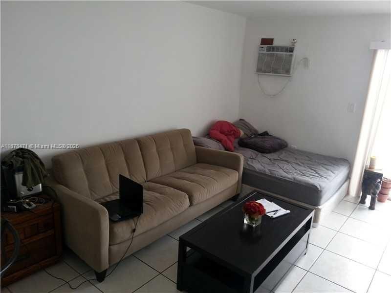 待售: $220,000 (0 贝兹, 1 浴室, 370 平方英尺)