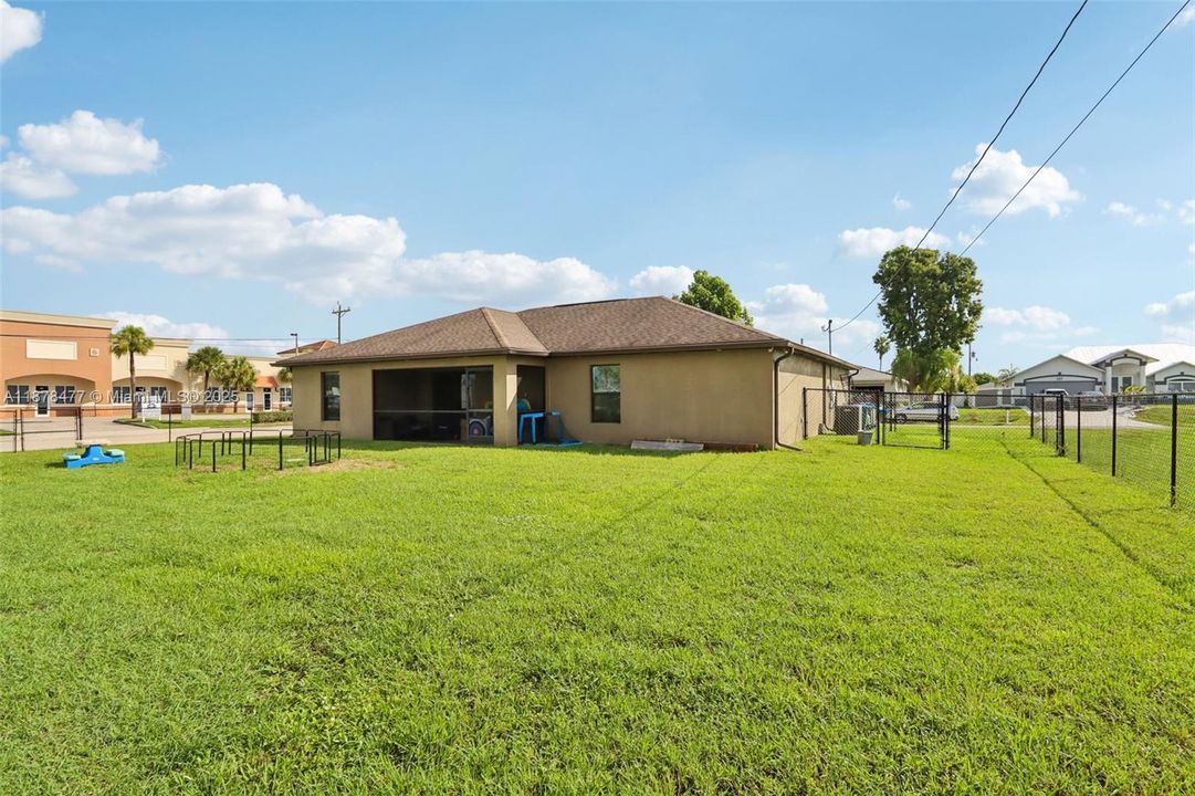 En Venta: $275,000 (3 camas, 2 baños, 0 Pies cuadrados)