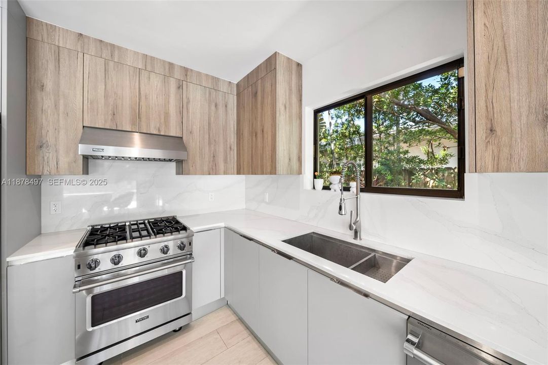 For Sale: $4,500,000 (4 beds, 4 baths, 2455 Square Feet)