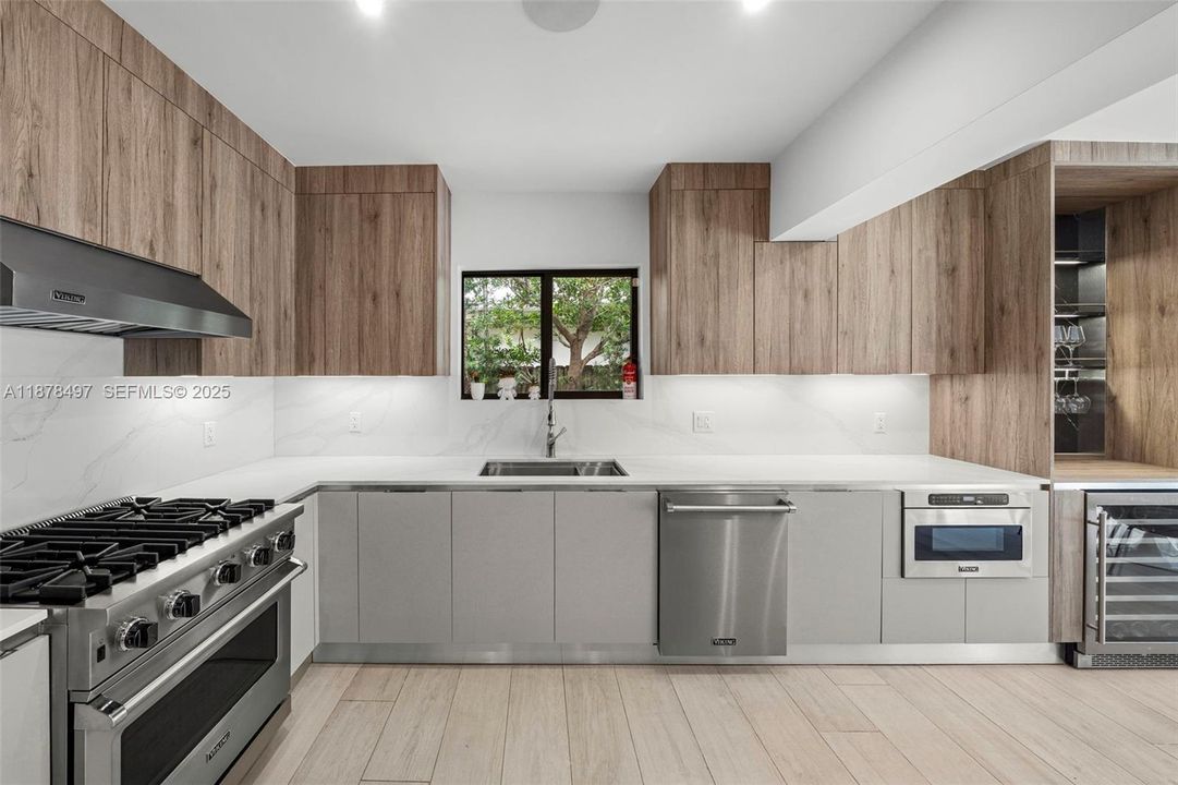 For Sale: $4,500,000 (4 beds, 4 baths, 2455 Square Feet)