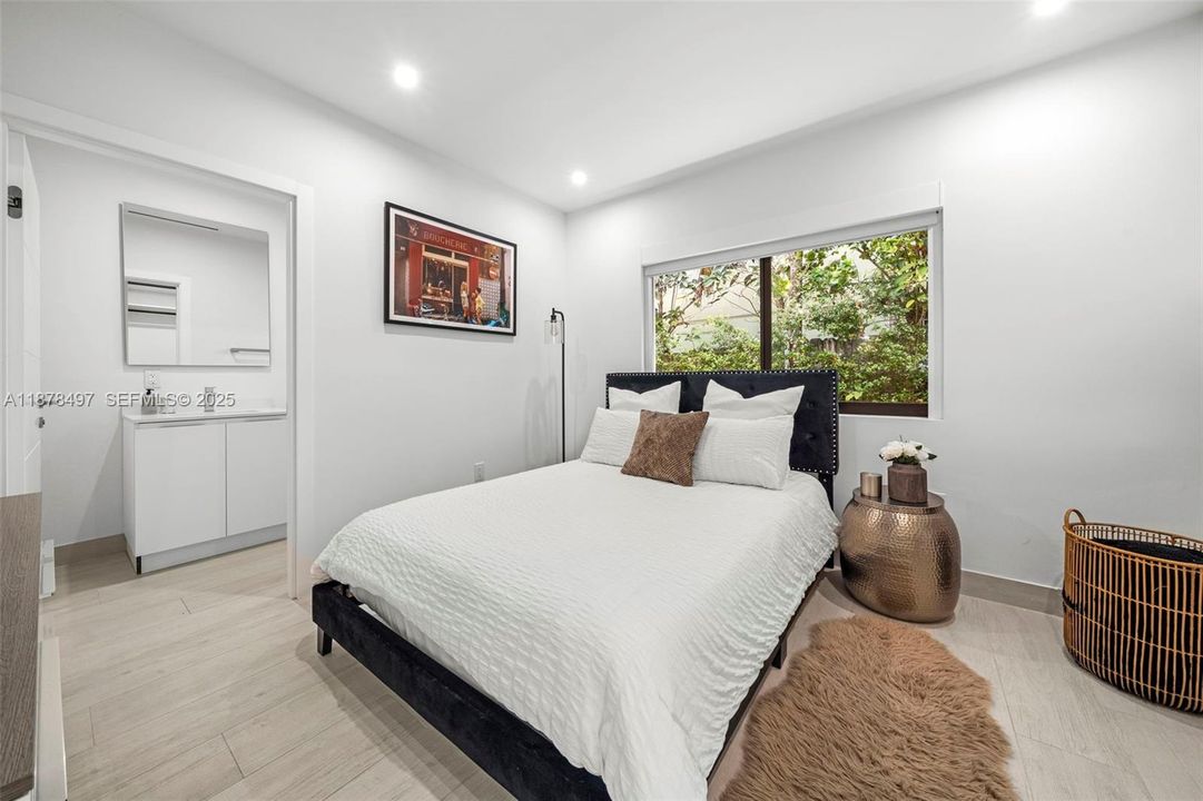 For Sale: $4,500,000 (4 beds, 4 baths, 2455 Square Feet)