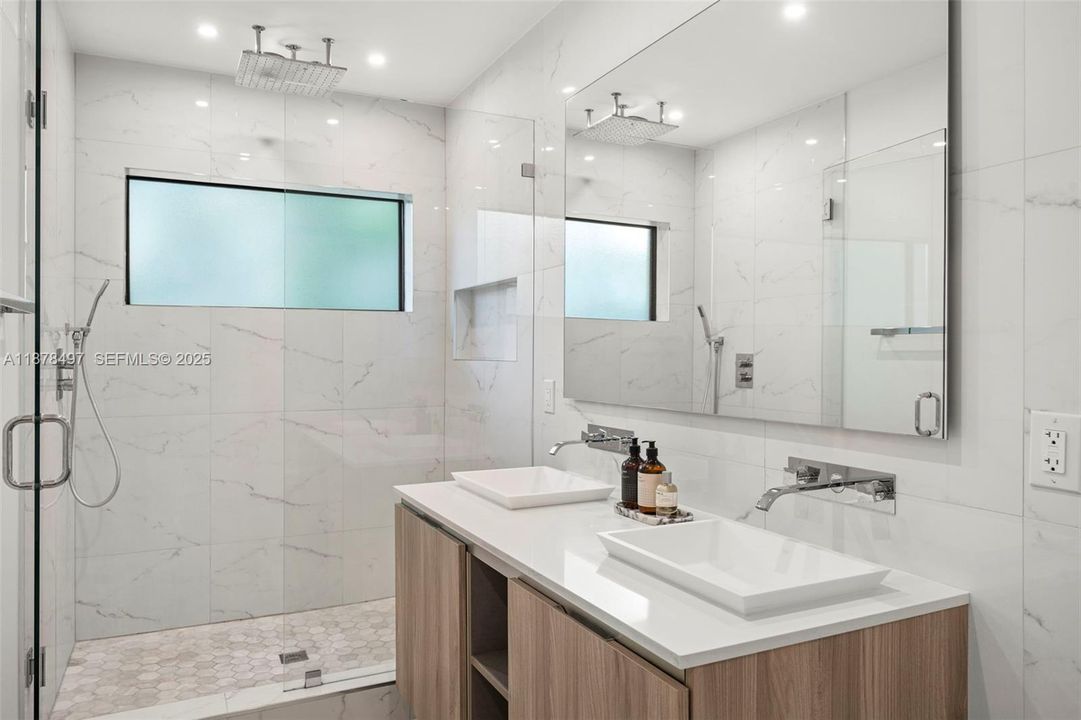 For Sale: $4,500,000 (4 beds, 4 baths, 2455 Square Feet)