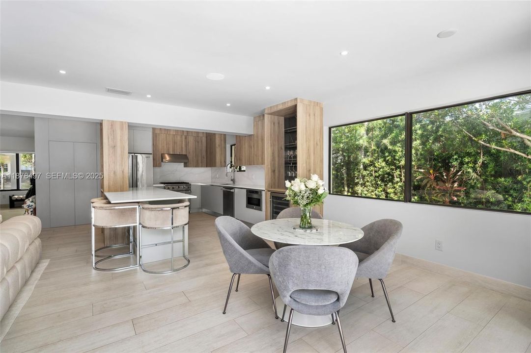 For Sale: $4,500,000 (4 beds, 4 baths, 2455 Square Feet)