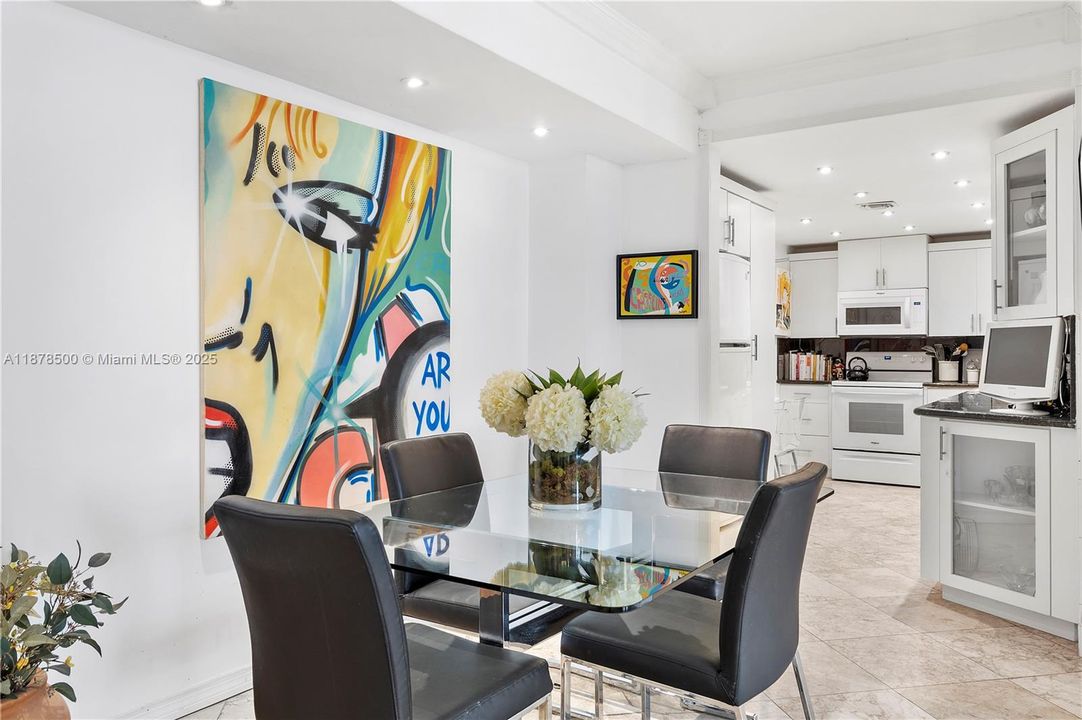 待售: $450,000 (1 贝兹, 1 浴室, 1019 平方英尺)