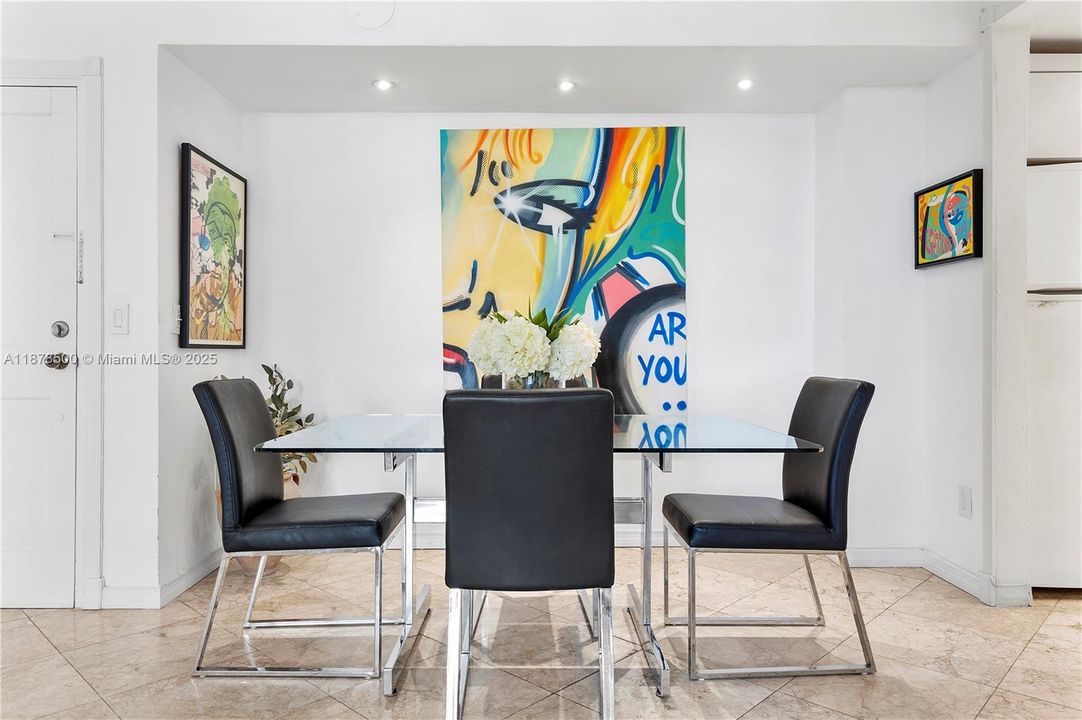 待售: $450,000 (1 贝兹, 1 浴室, 1019 平方英尺)