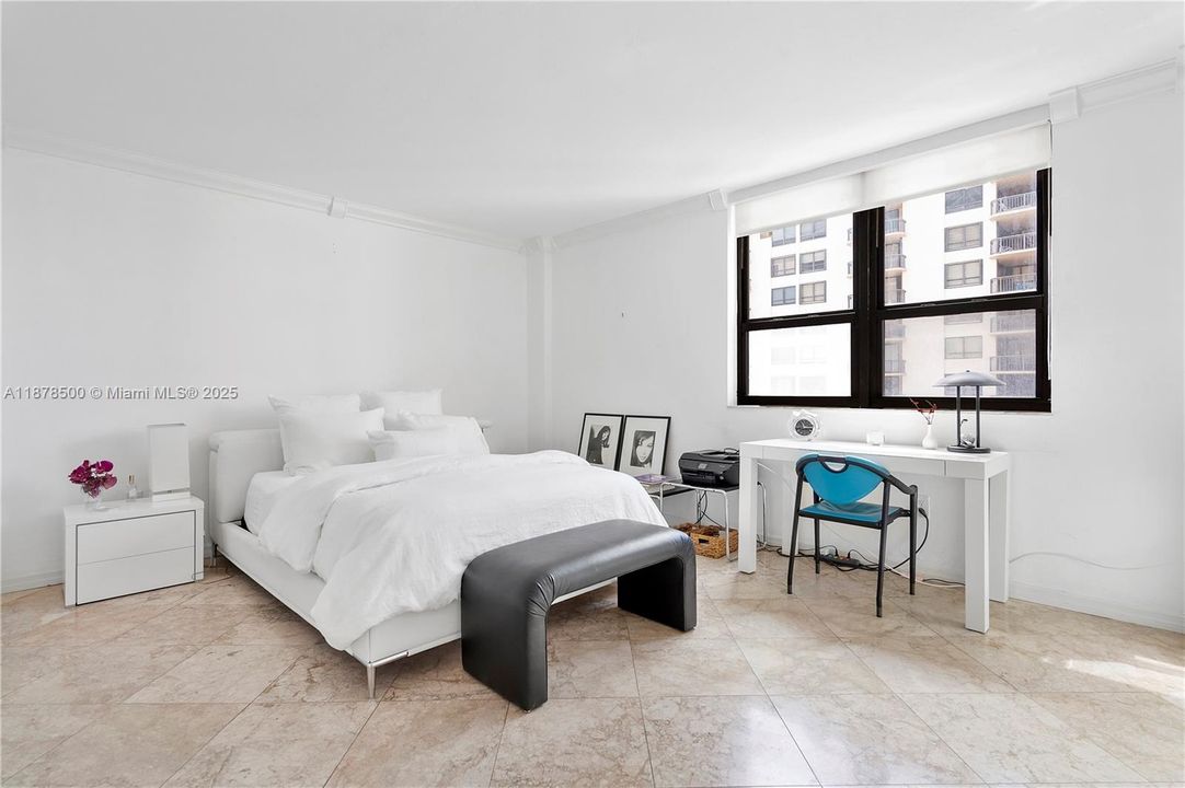 待售: $450,000 (1 贝兹, 1 浴室, 1019 平方英尺)