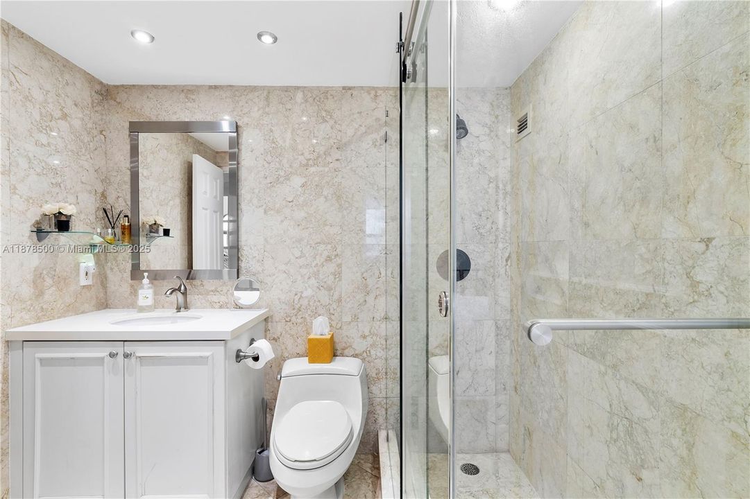 待售: $450,000 (1 贝兹, 1 浴室, 1019 平方英尺)