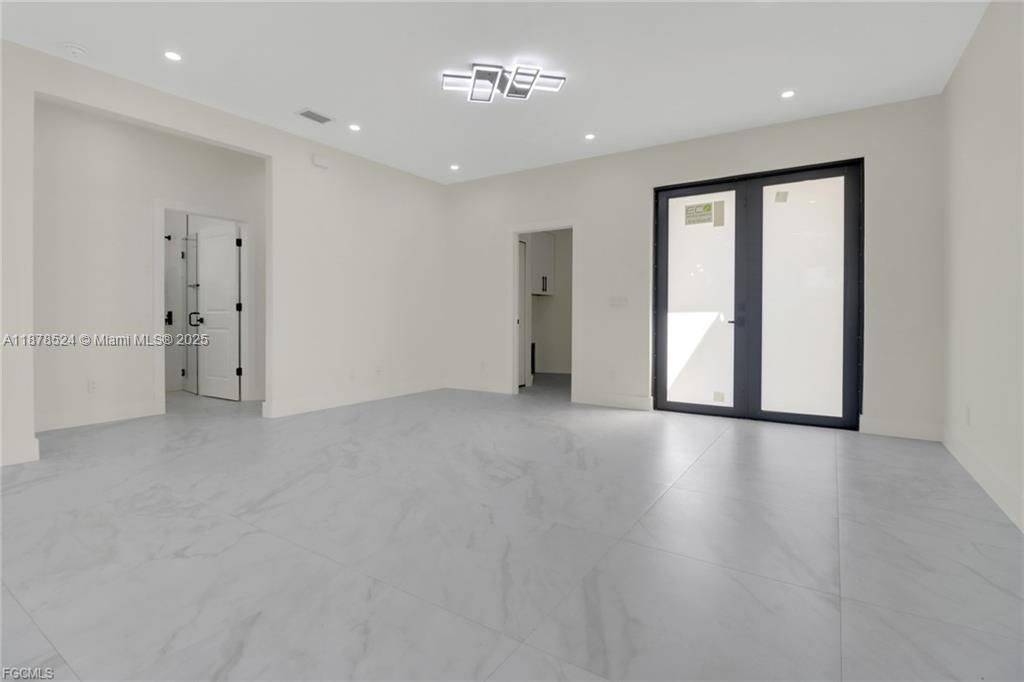 На продажу: $309,000 (3 спален, 2 ванн, 0 Квадратных фут)