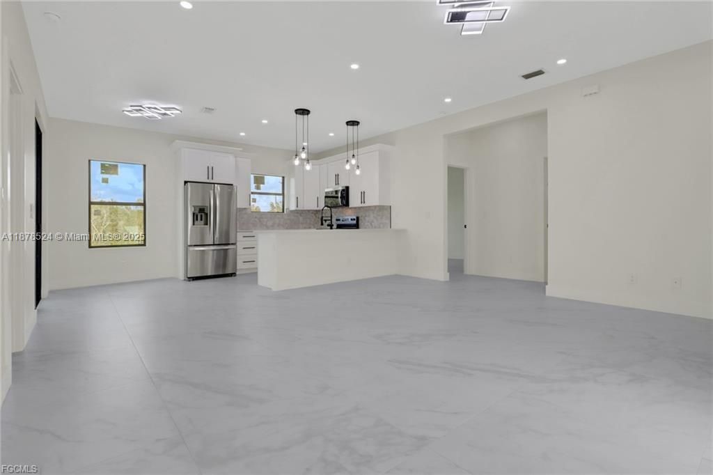 На продажу: $309,000 (3 спален, 2 ванн, 0 Квадратных фут)