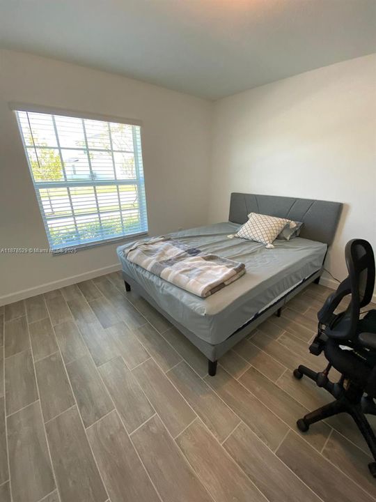 For Rent: $3,000 (4 beds, 2 baths, 1814 Square Feet)