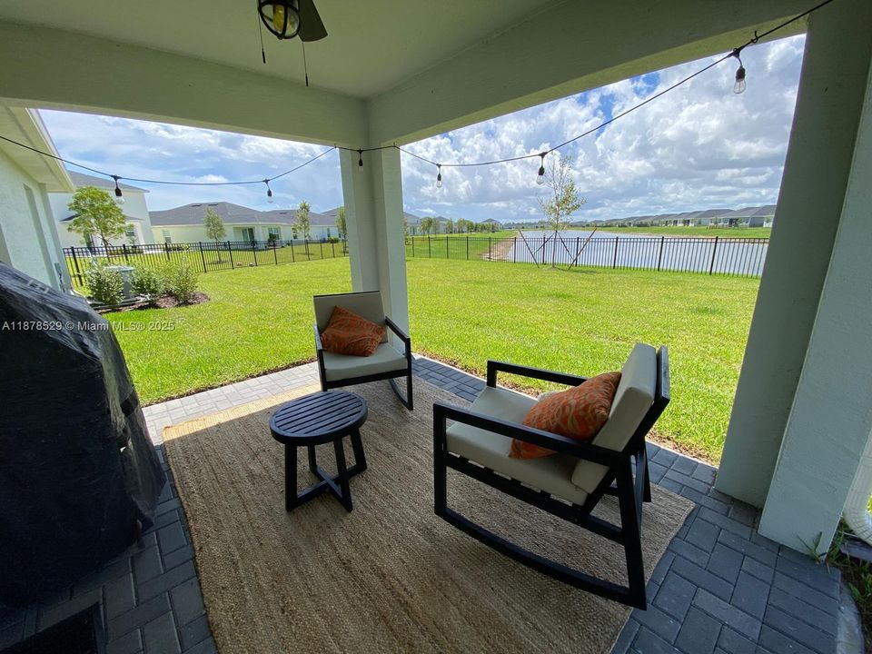 For Rent: $3,000 (4 beds, 2 baths, 1814 Square Feet)