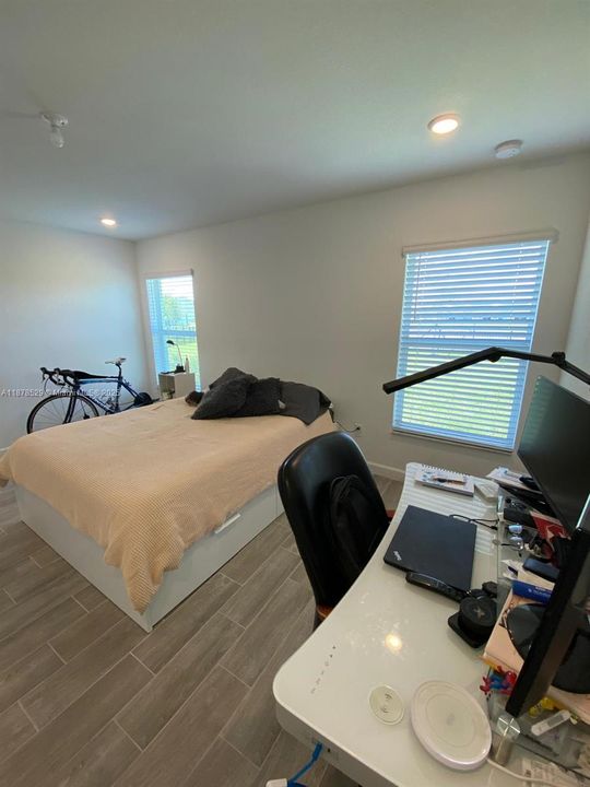 For Rent: $3,000 (4 beds, 2 baths, 1814 Square Feet)