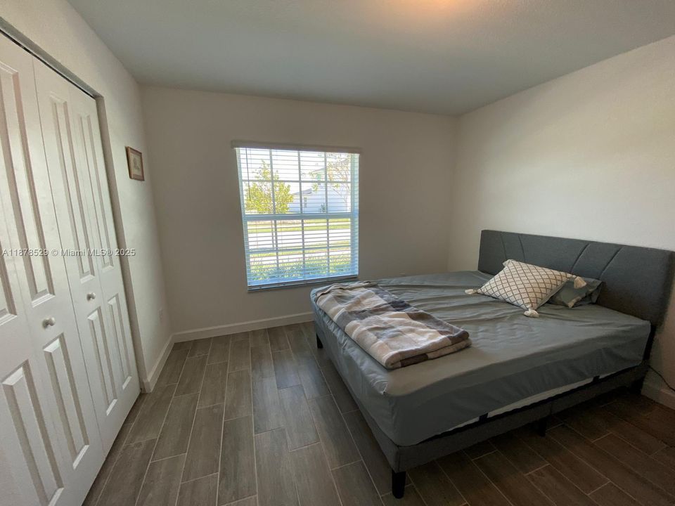 For Rent: $3,000 (4 beds, 2 baths, 1814 Square Feet)