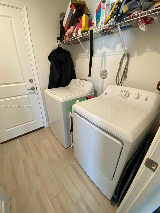 For Rent: $3,000 (4 beds, 2 baths, 1814 Square Feet)