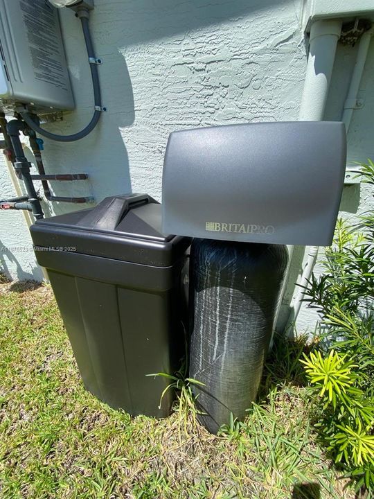 For Rent: $3,000 (4 beds, 2 baths, 1814 Square Feet)