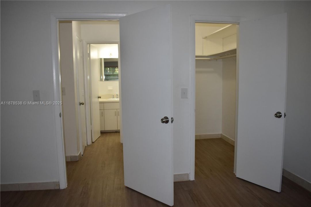 Active With Contract: $1,450 (1 beds, 1 baths, 750 Square Feet)