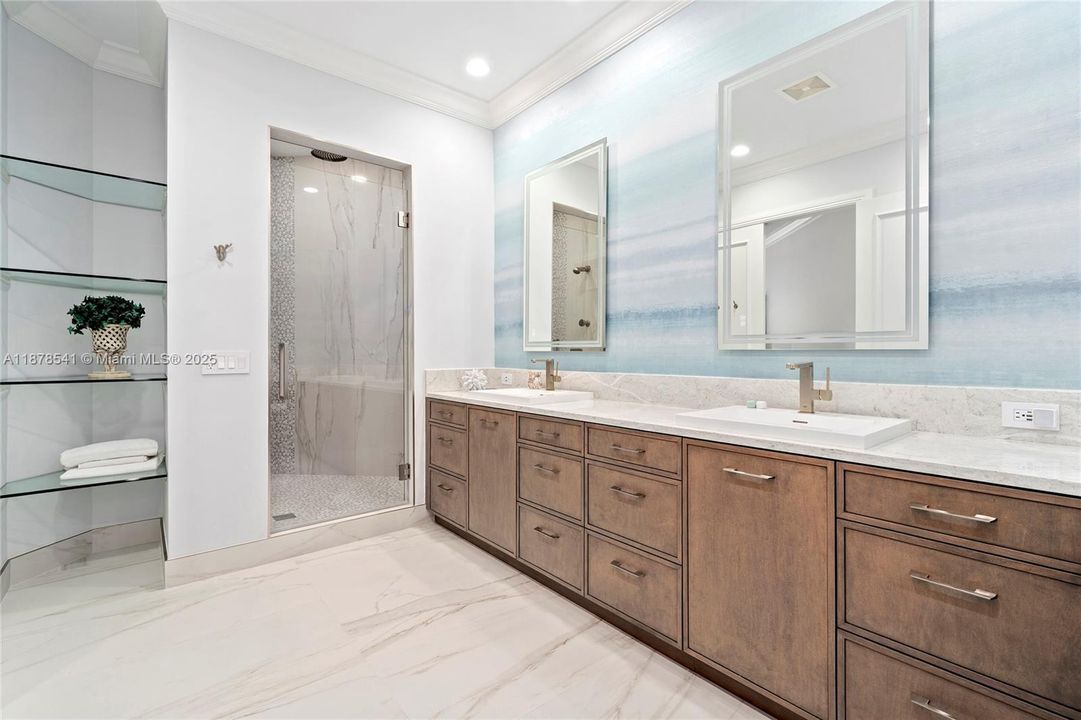 На продажу: $5,495,000 (5 спален, 6 ванн, 6613 Квадратных фут)