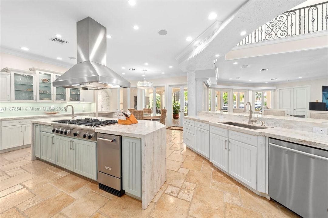 На продажу: $5,495,000 (5 спален, 6 ванн, 6613 Квадратных фут)