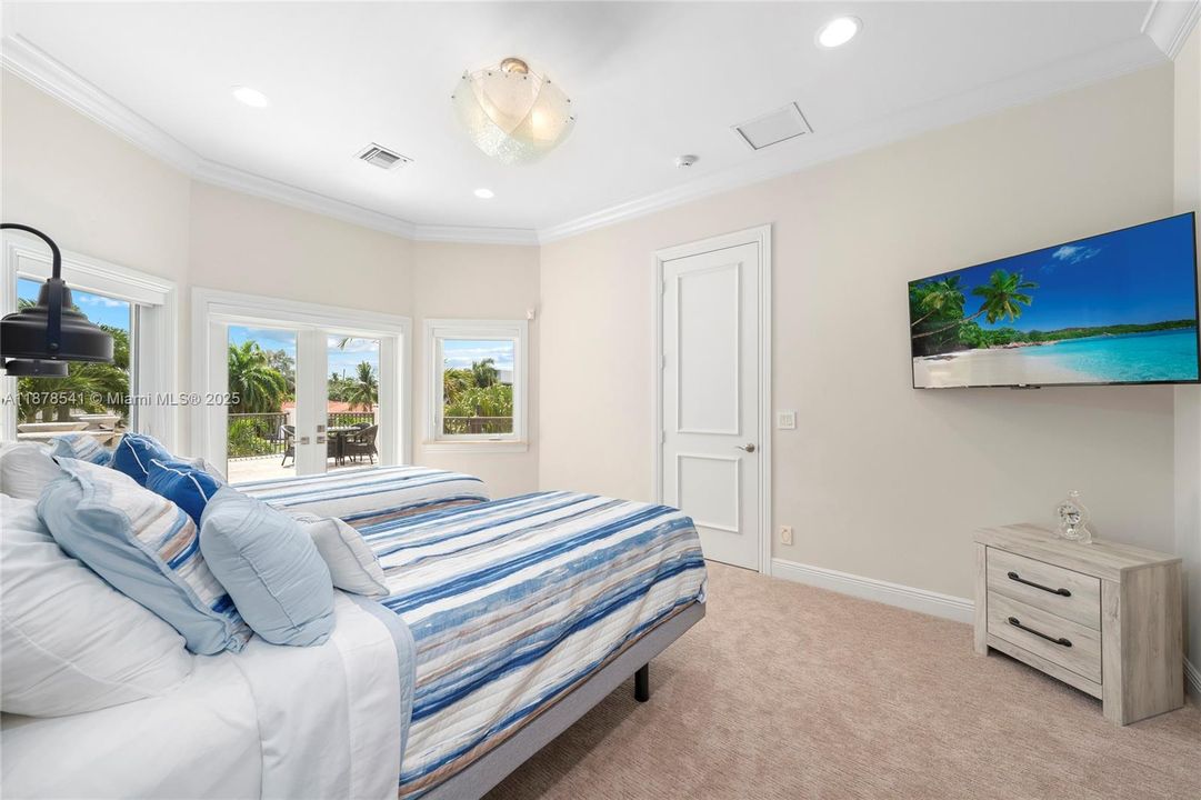 На продажу: $5,495,000 (5 спален, 6 ванн, 6613 Квадратных фут)