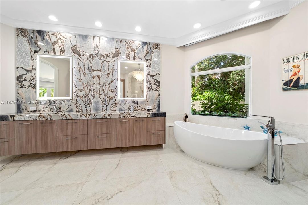 На продажу: $5,495,000 (5 спален, 6 ванн, 6613 Квадратных фут)