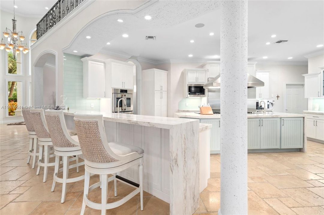 На продажу: $5,495,000 (5 спален, 6 ванн, 6613 Квадратных фут)