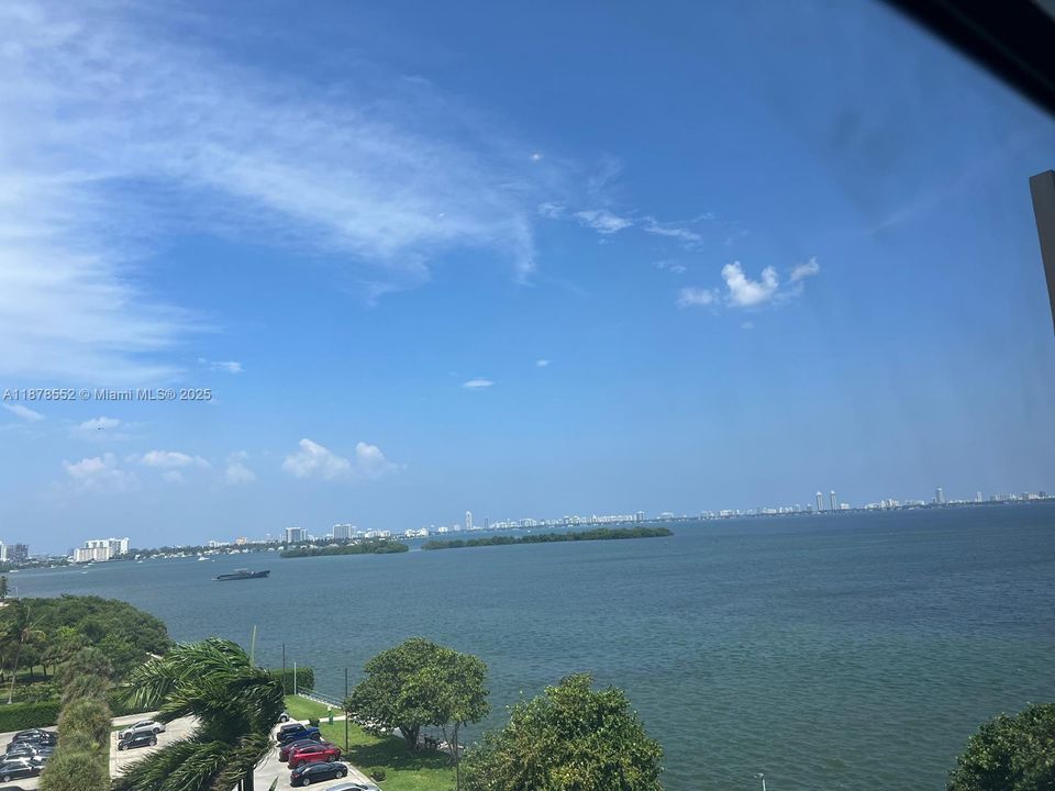 最近租的: $2,300 (1 贝兹, 1 浴室, 831 平方英尺)