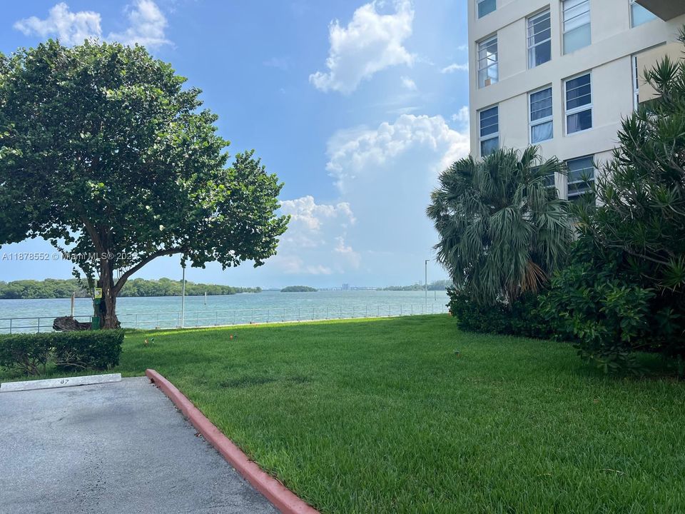 最近租的: $2,300 (1 贝兹, 1 浴室, 831 平方英尺)