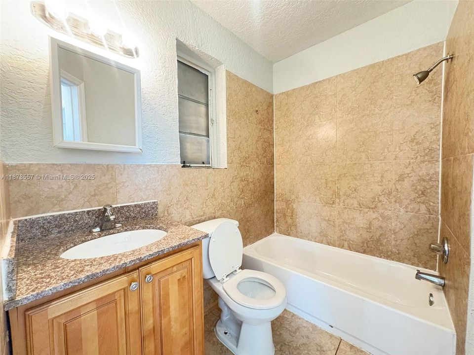 Недавно арендовано: $1,850 (2 спален, 1 ванн, 842 Квадратных фут)