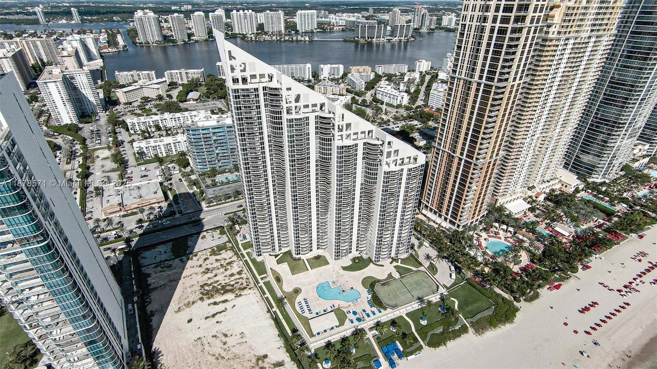 En Venta: $1,450,000 (2 camas, 2 baños, 1590 Pies cuadrados)