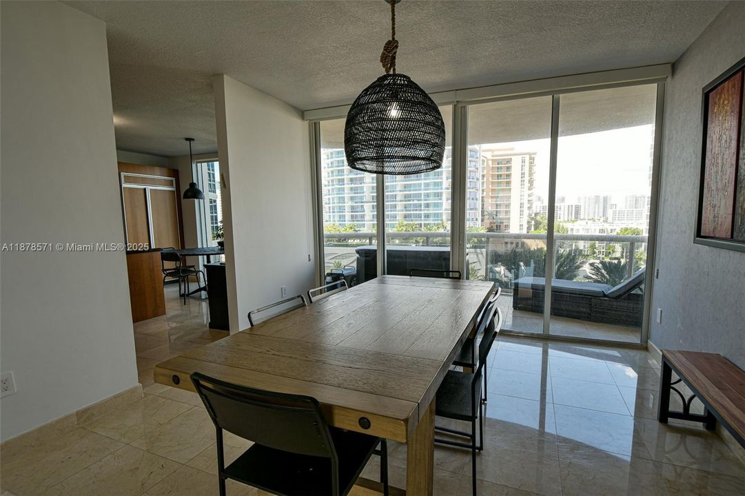 En Venta: $1,450,000 (2 camas, 2 baños, 1590 Pies cuadrados)