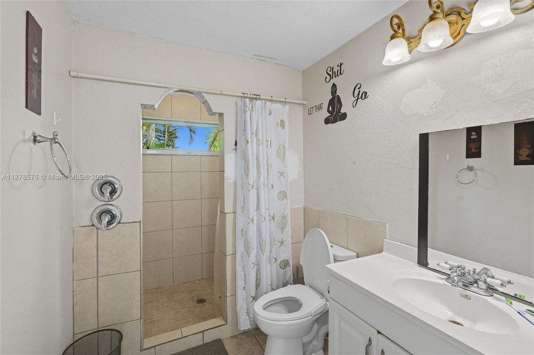 待售: $420,000 (4 贝兹, 3 浴室, 1990 平方英尺)