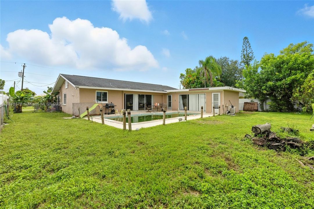 待售: $420,000 (4 贝兹, 3 浴室, 1990 平方英尺)