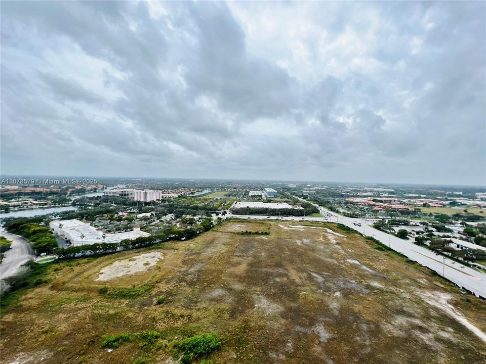 Active With Contract: $430,000 (2 beds, 2 baths, 1136 Square Feet)