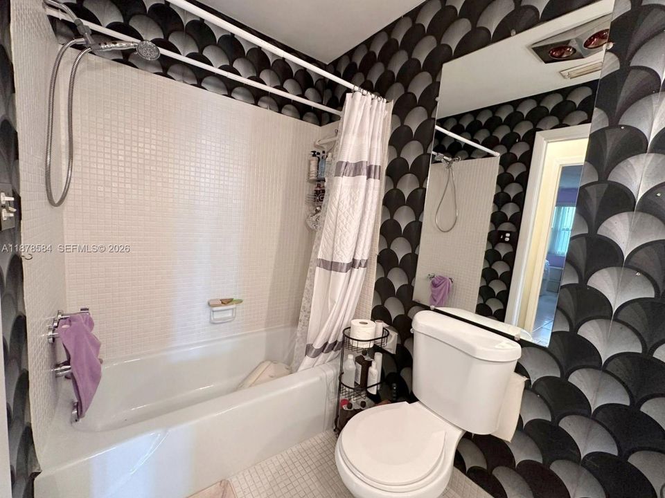 For Sale: $220,000 (2 beds, 2 baths, 1104 Square Feet)