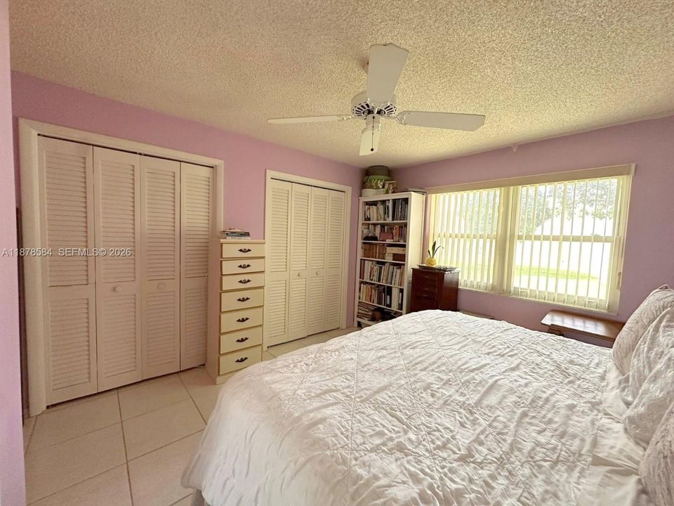 For Sale: $220,000 (2 beds, 2 baths, 1104 Square Feet)