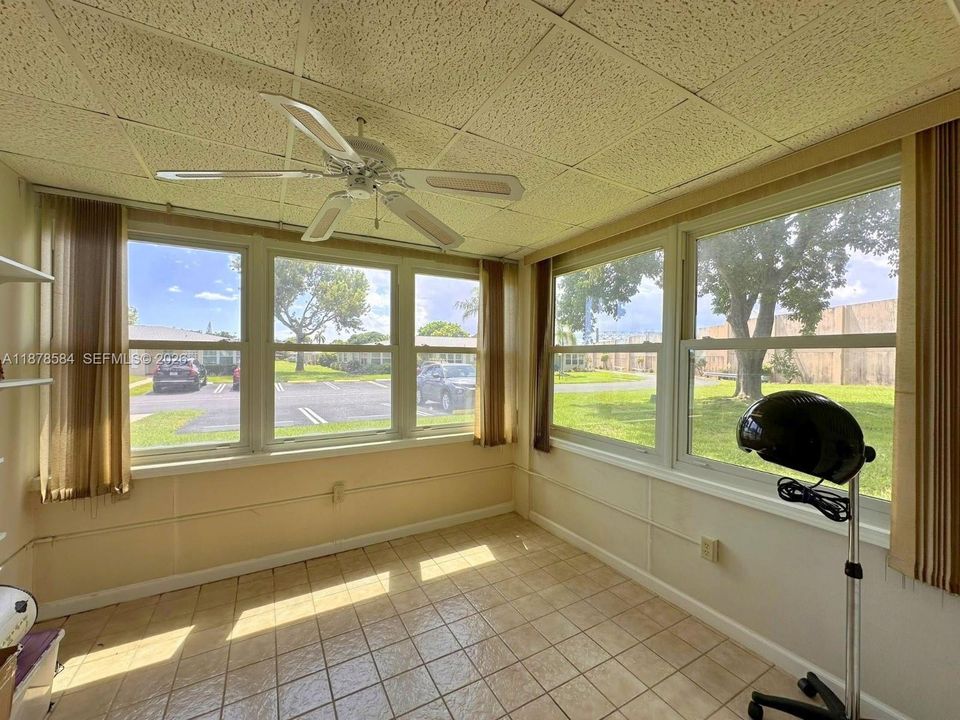 For Sale: $220,000 (2 beds, 2 baths, 1104 Square Feet)