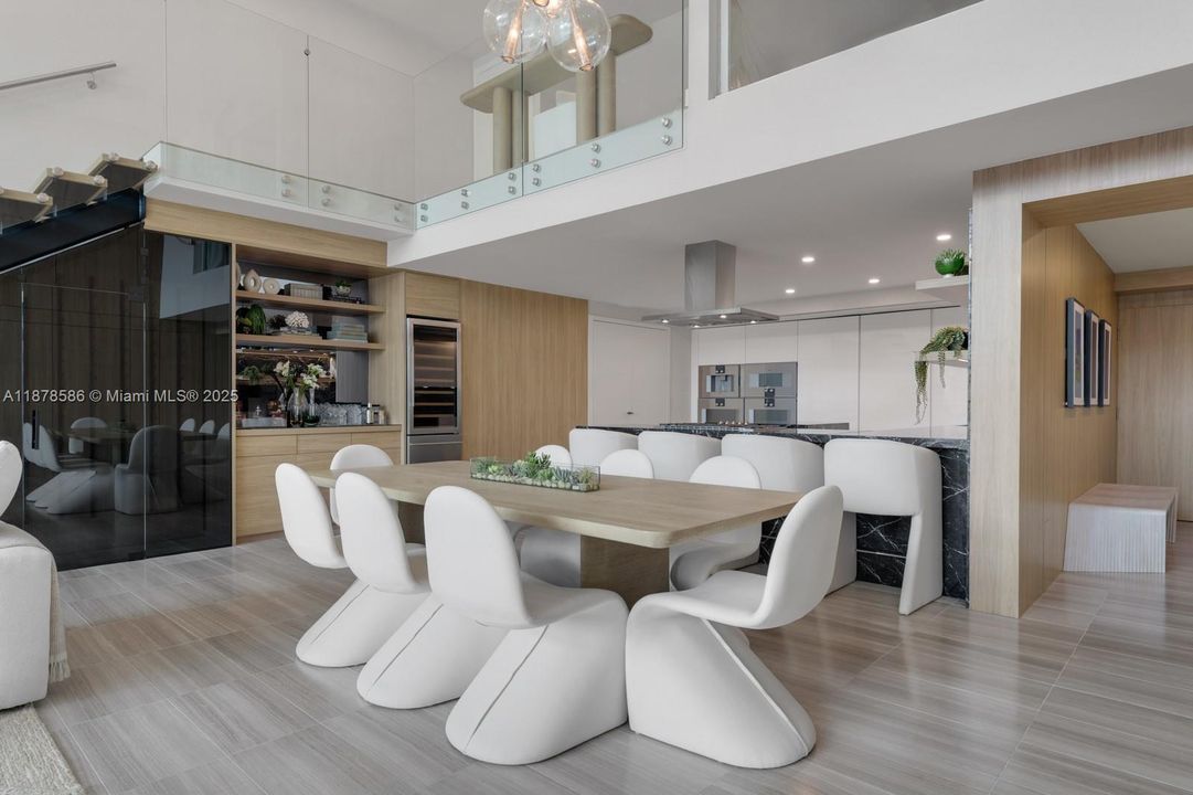 待售: $5,500,000 (2 贝兹, 2 浴室, 2878 平方英尺)