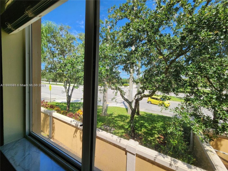 最近租的: $2,100 (3 贝兹, 2 浴室, 1092 平方英尺)