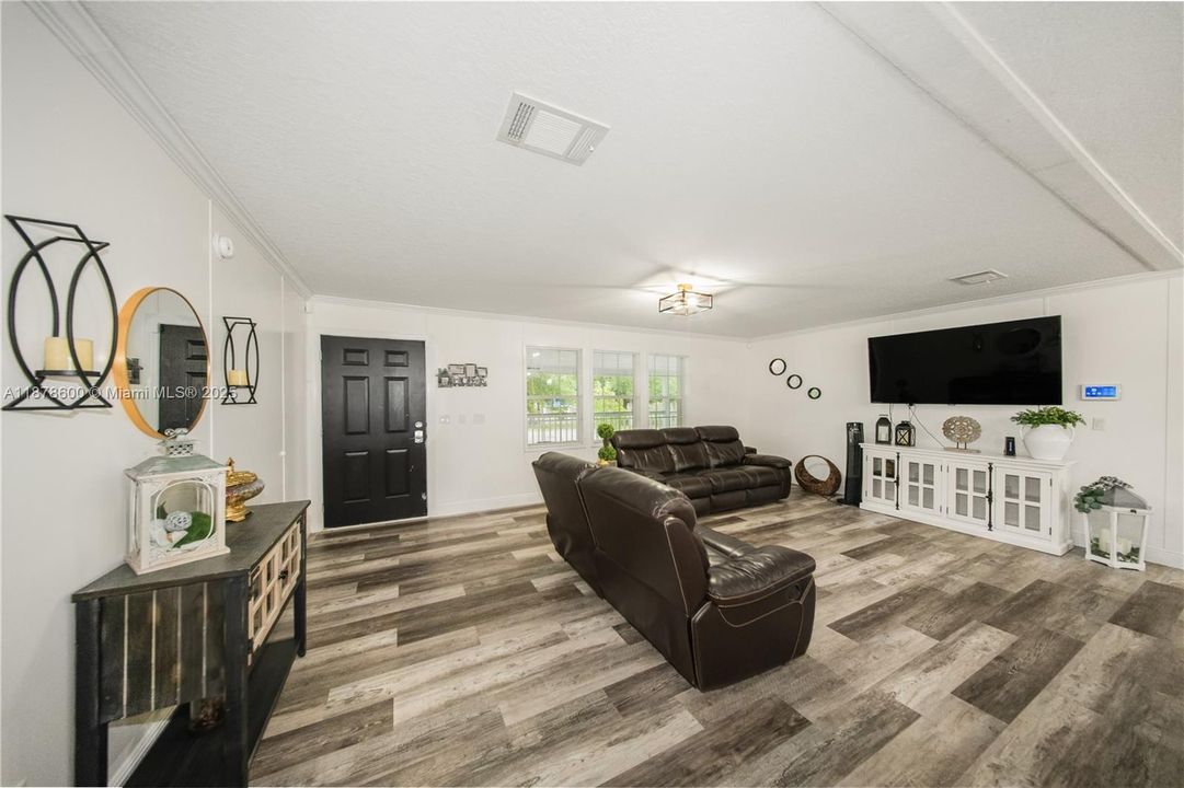 For Rent: $3,200 (4 beds, 2 baths, 0 Square Feet)