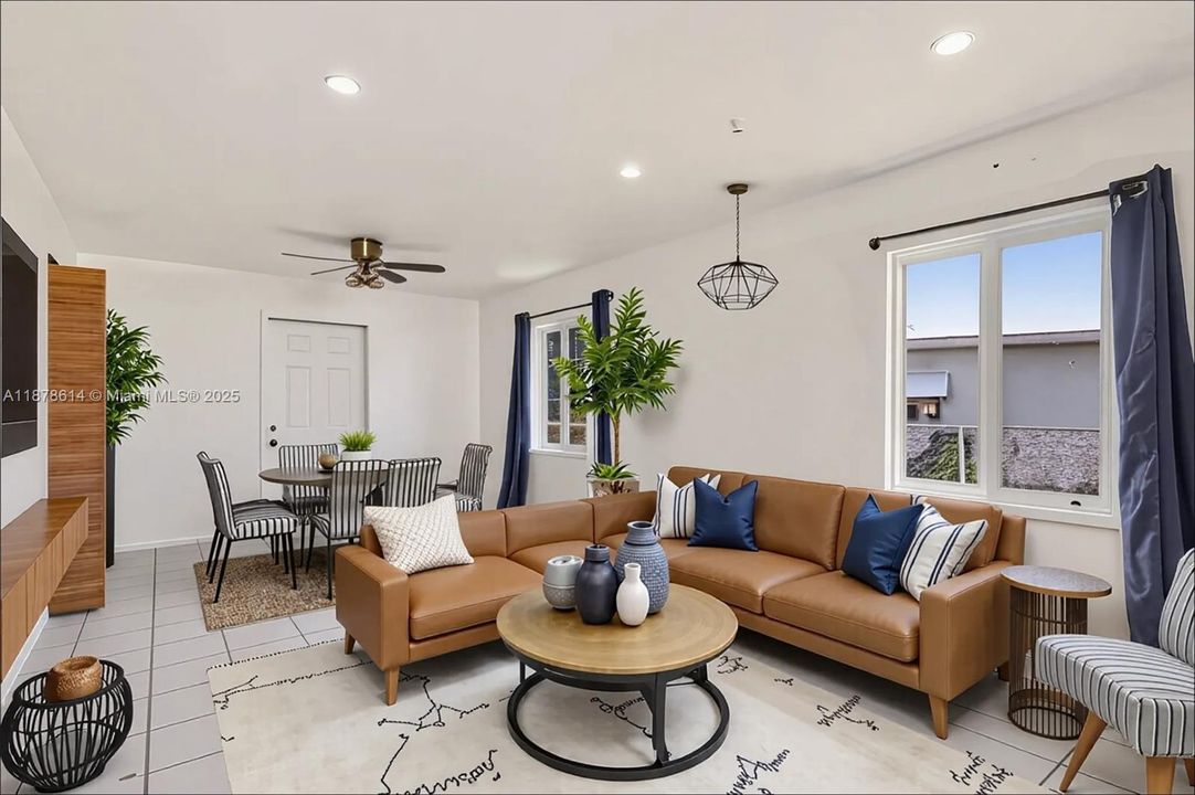 Active With Contract: $327,000 (2 beds, 1 baths, 504 Square Feet)