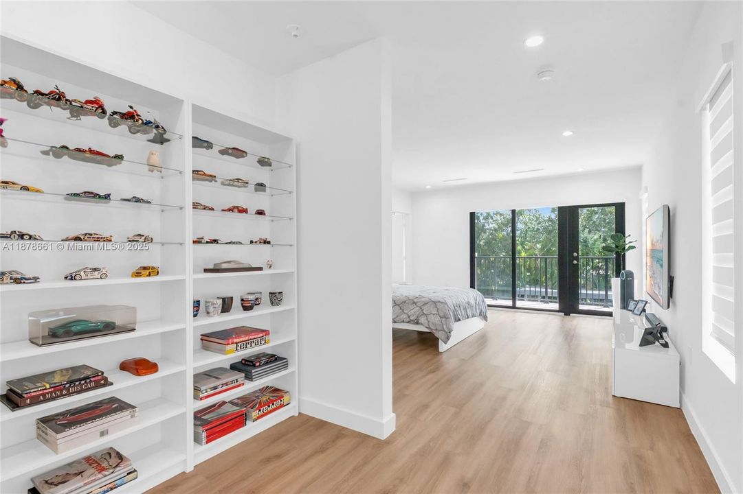 For Sale: $1,838,000 (4 beds, 4 baths, 2671 Square Feet)