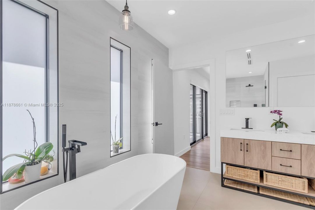 For Sale: $1,838,000 (4 beds, 4 baths, 2671 Square Feet)