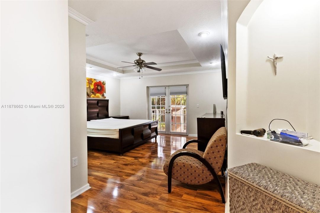 Под контрактом: $4,150 (3 спален, 2 ванн, 2180 Квадратных фут)