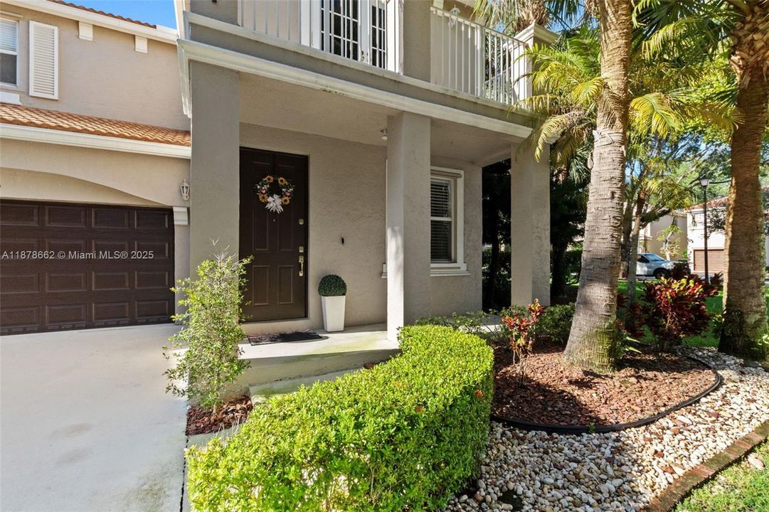 Под контрактом: $4,150 (3 спален, 2 ванн, 2180 Квадратных фут)