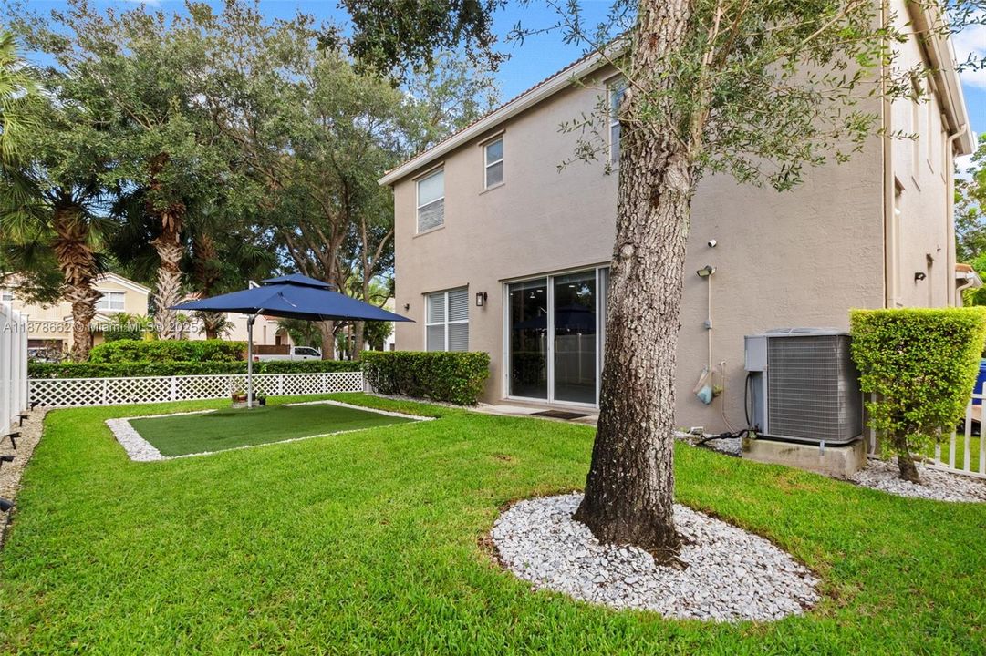 Под контрактом: $4,150 (3 спален, 2 ванн, 2180 Квадратных фут)