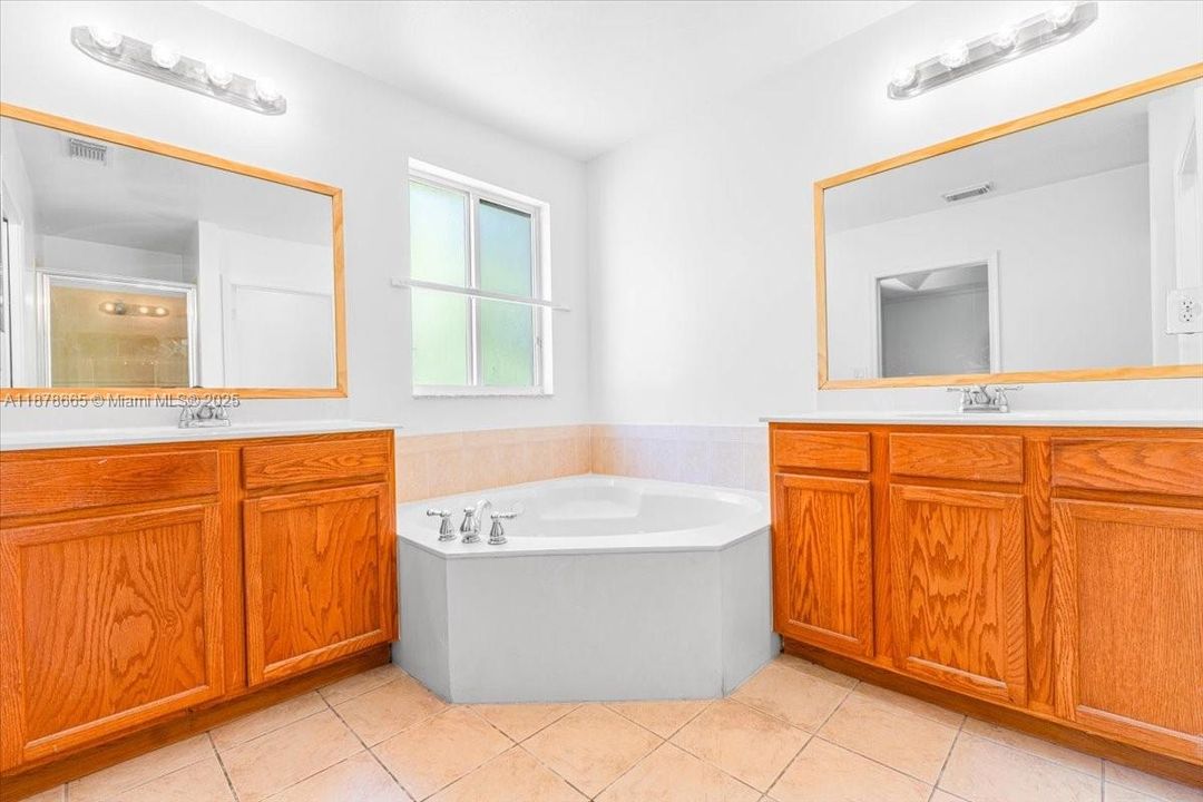 В аренду: $2,800 (4 спален, 3 ванн, 1723 Квадратных фут)