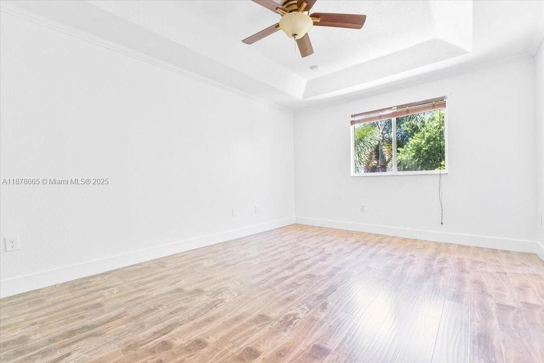 В аренду: $2,800 (4 спален, 3 ванн, 1723 Квадратных фут)