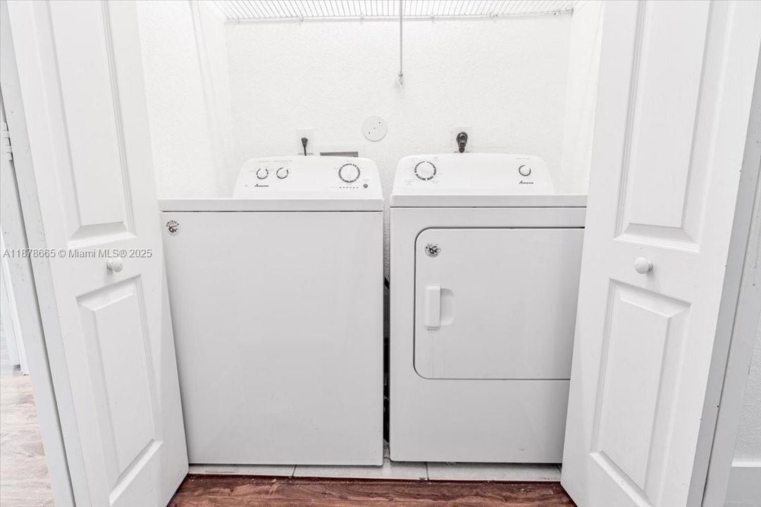 В аренду: $2,800 (4 спален, 3 ванн, 1723 Квадратных фут)